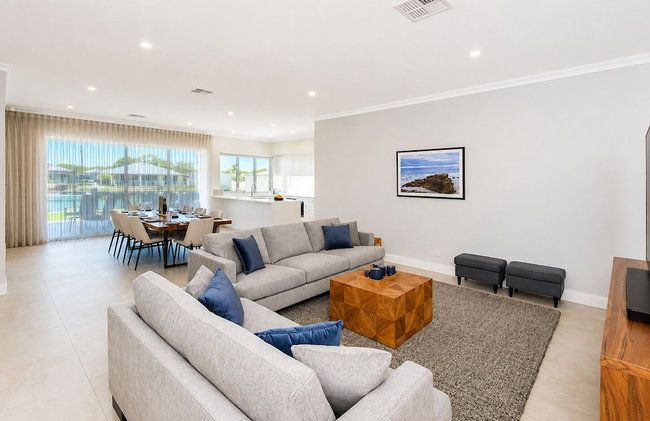 A Waterside Paradise - Foto 15