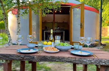 Jurta nad Zegrzem z prywatnym jacuzzi - Foto 16