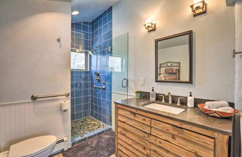 Lake Cabin with King Bed, Foodie Kitchen, and Views - Foto 18