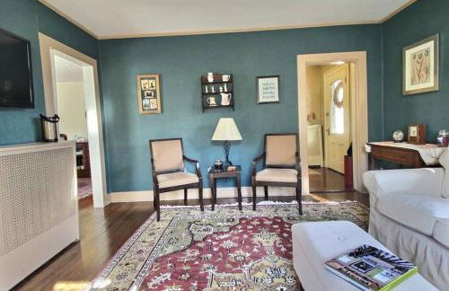 Historic Colonial Pool Walk to Town - Foto 9