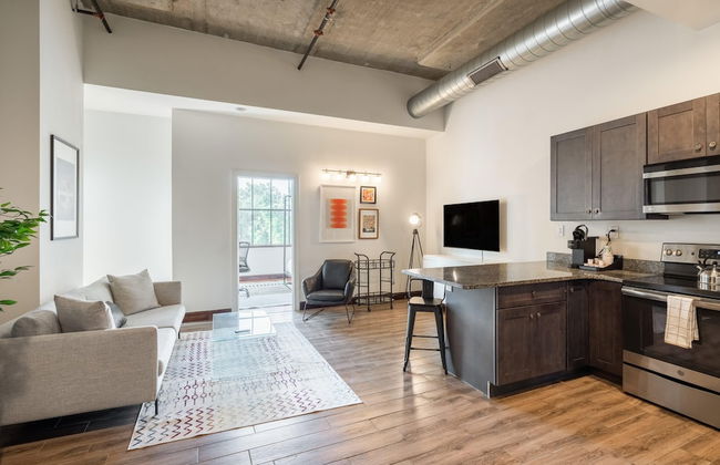 Sosuite 2BR Apt w Balcony, W/d, Gym, On-site Bar - Foto 27