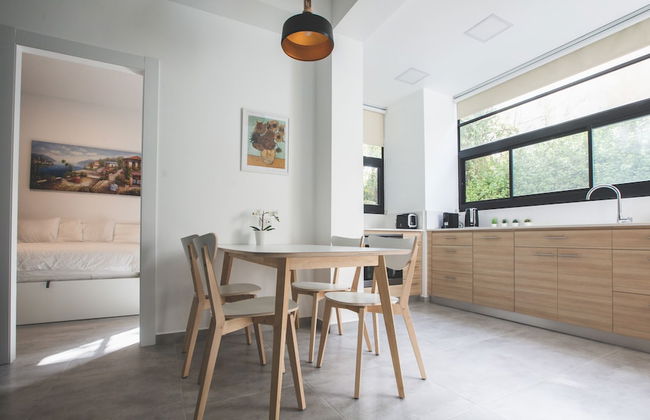 Carmel Boutique - Photo 24