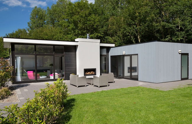 Modern Chalet With a Fireplace in a Holiday Park - Foto 62