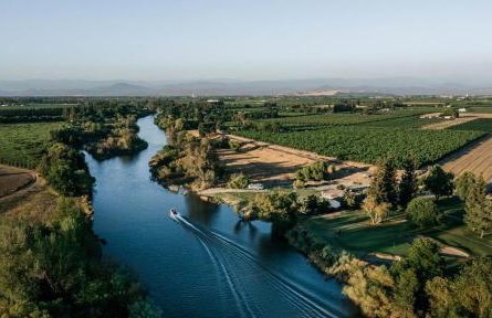 Riverfront Beauty with Pickle Ball Court - Foto 66