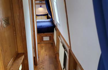 Cosy Canal Boat in Little Venice for Family & Friends - Photo 12