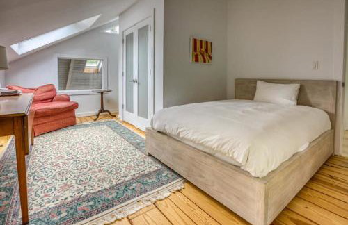 Berkshire Vacation Rentals: The Brookman: Renovated 6000 SF Estate On 40 Acres - Foto 32