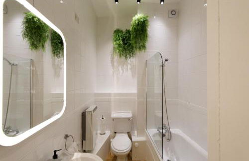 Shoreditch Loft w 100inch Cinema, Premium Mattress & Hammock, by the Design Traveller - Foto 21