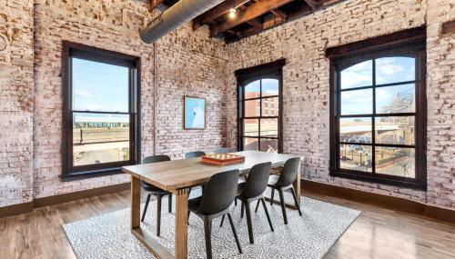 Brick & Bed, Riverfront Lofts, PC 206 - Photo 5