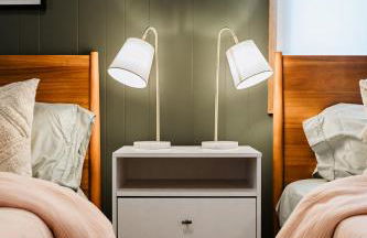 Beautiful 3BR Home Near Lake MI - Photo 16