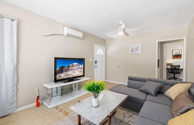 Modern Retreat With Spacious Yard & Cozy Interiors - Photo 1