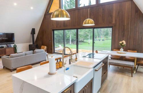 TreeTops Ayframe, Supersized AFrame on the River with Hot Tub - Foto 50