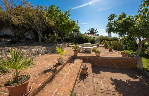 Private Heated Pool, Jacuzzi & 1225m2 garden in Villa Cipreses - Photo 61