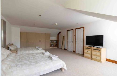 Huge 6 Bed House with Entertainment room and Hotub - Foto 18