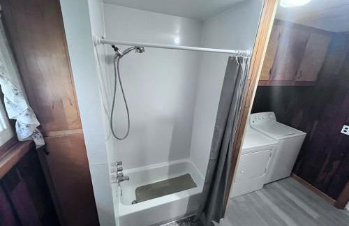 Cozy Retreat with Private Backyard Oasis - Foto 13