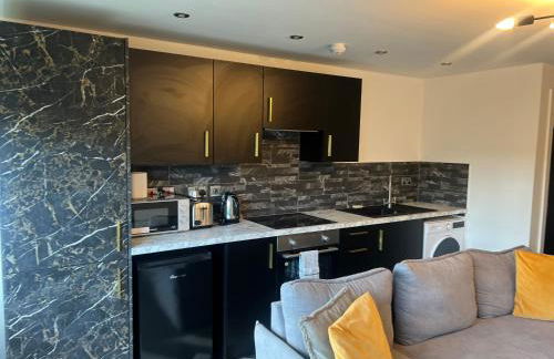 Spacious & Stylish Self Contained Studio Apartments - Foto 6