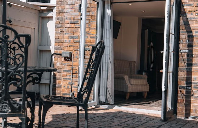 Riverbank Cottage - Photo 17