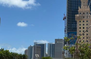 Miami Downtown Brickell Penthouse Studio With Breathtaking Views - Photo 54