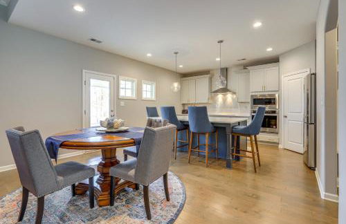 Patio with Fireplace Spacious Sharpsburg Home! - Foto 6