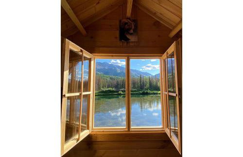 Romantic Lakefront Cabin with Mountain Views, Perfect for a Trip to Cantwell, Alaska - Foto 8