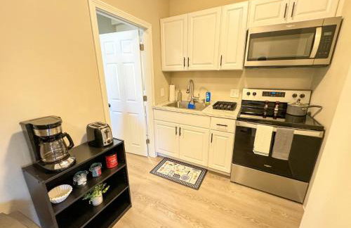 New Remodel | Mins to DHMC & Hanover | Explore NH - Foto 7