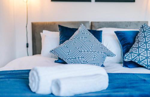 The Acacia Lodge - Beautiful & Modern 3-BR with FREE Parking - Perfect For Business or Work Stays by Parydise Properties - Foto 21