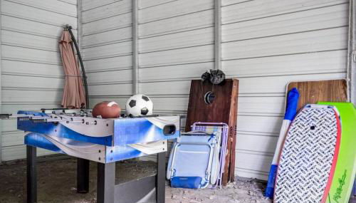 Cozy Home Across from Base, Close to Airport & Beaches - Photo 3