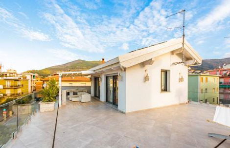 Appartamento Spotorno con ampio terrazzo attrezzato anche con angolo cottura - Foto 57