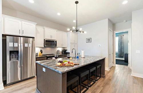 Private Home with Rooftop Game Room near Downtown - Foto 13