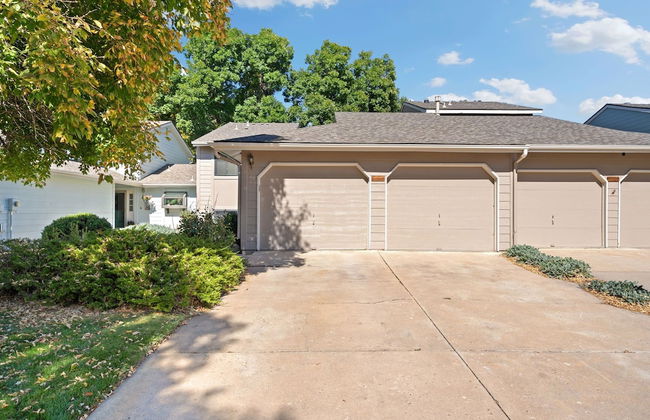 Mid-century Mod Retreat Lakefront Trails, Quiet - Photo 23