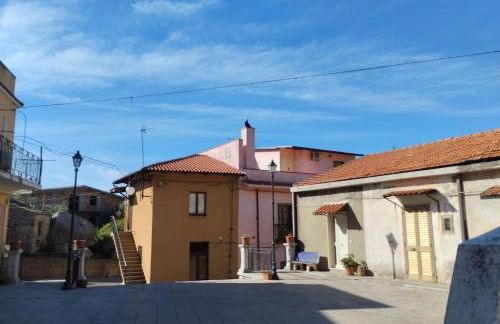 6 Kilometri dal Mare e dall'Aspromonte Motta San Giovanni Visita Canyon e Castello - Foto 1