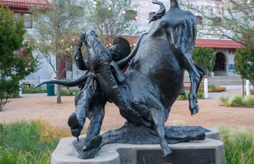 Stockyards- 4min Pet Friendly 3BR Luxe Gem - Foto 140