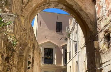 Casa Leonardo, a panoramic view of Cagliari with free car parking - Foto 14