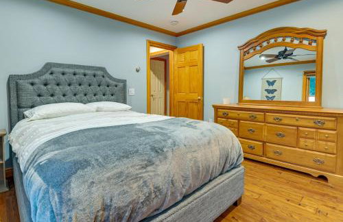 Adirondack Retreat with Heated Pool and Scenic Views! - Foto 21