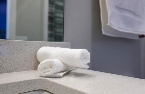 New Lux Townhome 6 mins to DT Rooftop Sleeps 12 - Foto 44