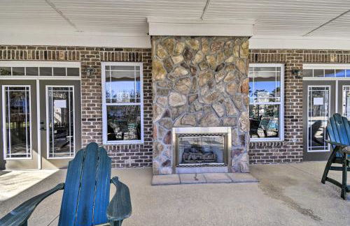 Gorgeous Calabash Condo with Balcony and Pool Access! - Foto 24