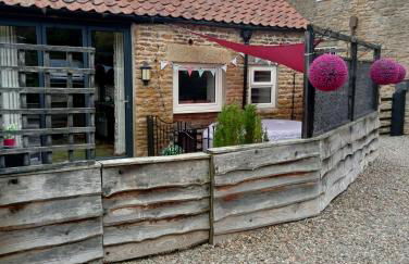 Larch Cottage Ruston with hot tub, dogs go free - Foto 3