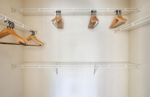 Central Domain 2br w pool wd gym ATX-204 - Foto 12