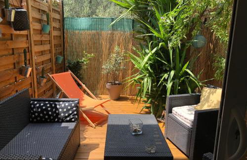 Agréable T2 traversant RDC avec terrasse - balcon - Parking 2 places - Clim portative - Foto 1