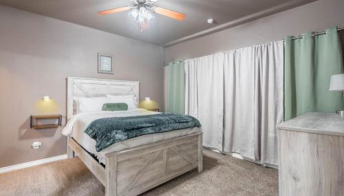 Sunset Retreat, Clean Modern 3BR, Garage, Near 191 - Foto 1