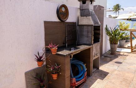Casa com Wi-Fi, Piscina e Garagem a 550m da Praia - Foto 41