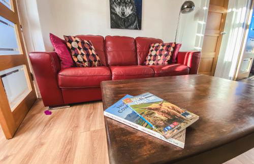 20min to Edinburgh City Centre Scotland Gateway - Photo 3