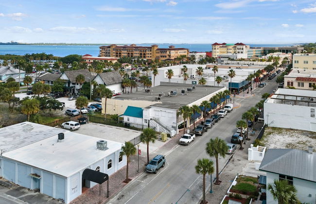 The Old Apartment - Photo 21