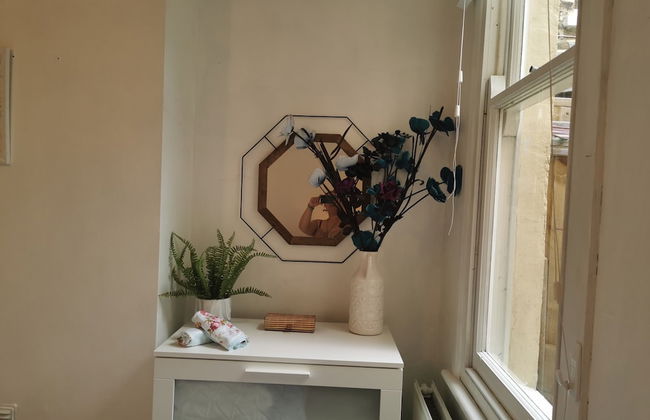 1 Bed Victorian Flat Sleeps 4 - Garden & Patio - Foto 23