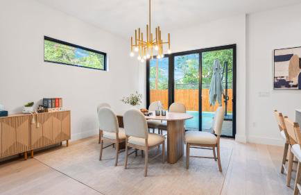 Stylish Home with Firepit Balcony Steps from Austin’s Best Near Rainey St Lady Bird Lake Downtown The Ashlee by AvantStay - Foto 13