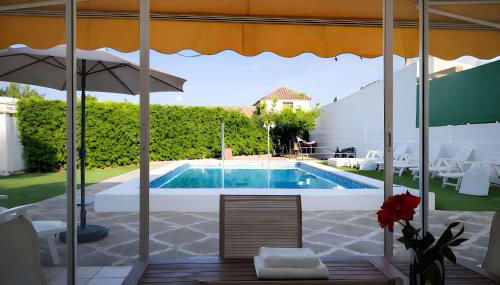 Chalet de Lujo con Piscina Privada cerca de Sevilla - Photo 2