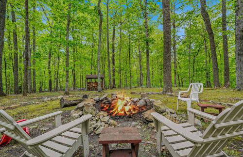 River Walk Cottage - Hot Tub - Pet Friendly - Swing - Screen Porch - River Access - Fire Pit - Wifi - Grill - Deck - King Bed - Foto 55