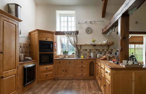 PLAS IWRWG GRANARY - Stunning Barn Conversion based in North Wales - Photo 33