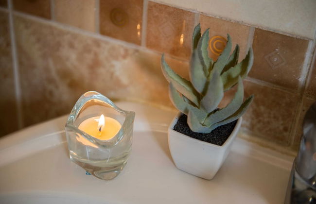 Xuru Stays I Play Foosball & Do Yoga - 1 BR Apt. 5 Min To Airport - Foto 27