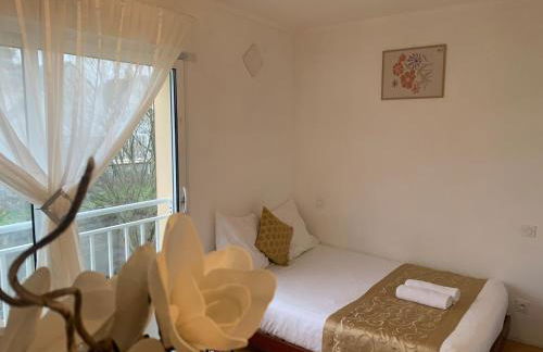 Charming Studio with Balneo Shower, Parking Included - Foto 8