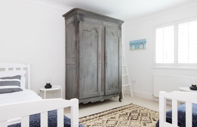 Superior House for 6 Near Beach w Parking Garden - Foto 15